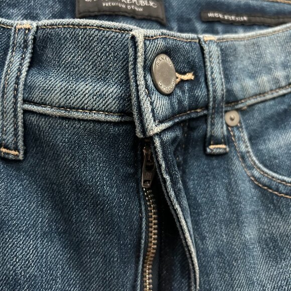 Banana Republic High-Rise Slim Jeans in Medium Wash - Picture 5 of 12